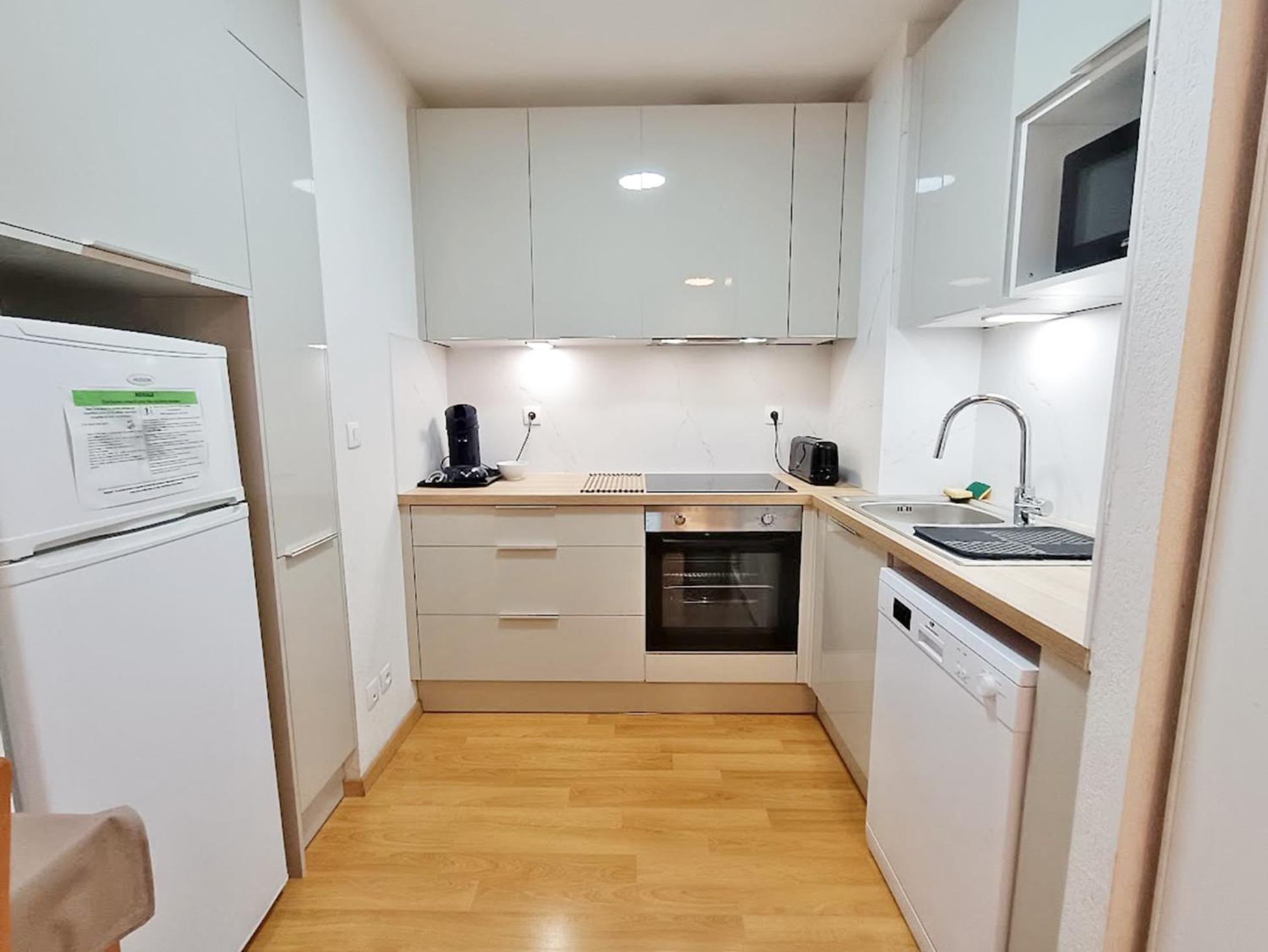 L'Eterlou, T3, Centre Luchon, Wifi, Casier A Skis, Ascenseur, 6 Personnes Bagnères-de-Luchon Buitenkant foto